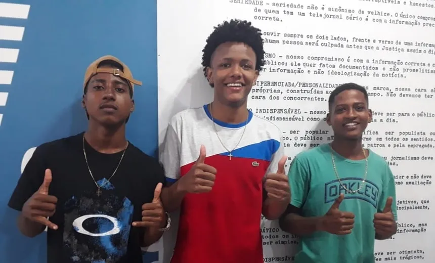 Conheça os jovens que salvaram a vida do idoso que caiu com o carro no Dique do Tororó
