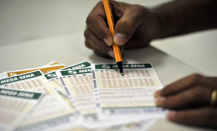 Ninguém acerta as seis dezenas da Mega-Sena e prêmio acumula novamente