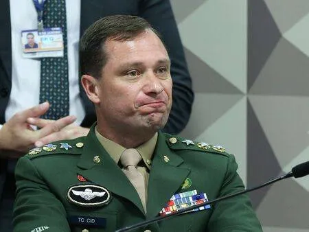Advogado de Mauro Cid afirma que réu confessará venda de joiás a mando de Bolsonaro