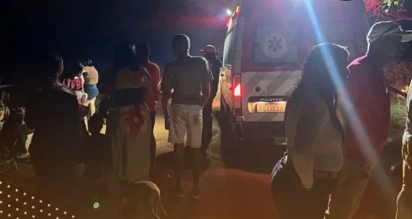 Três pessoas morrem e uma criança fica ferida após canoa afundar na Bahia