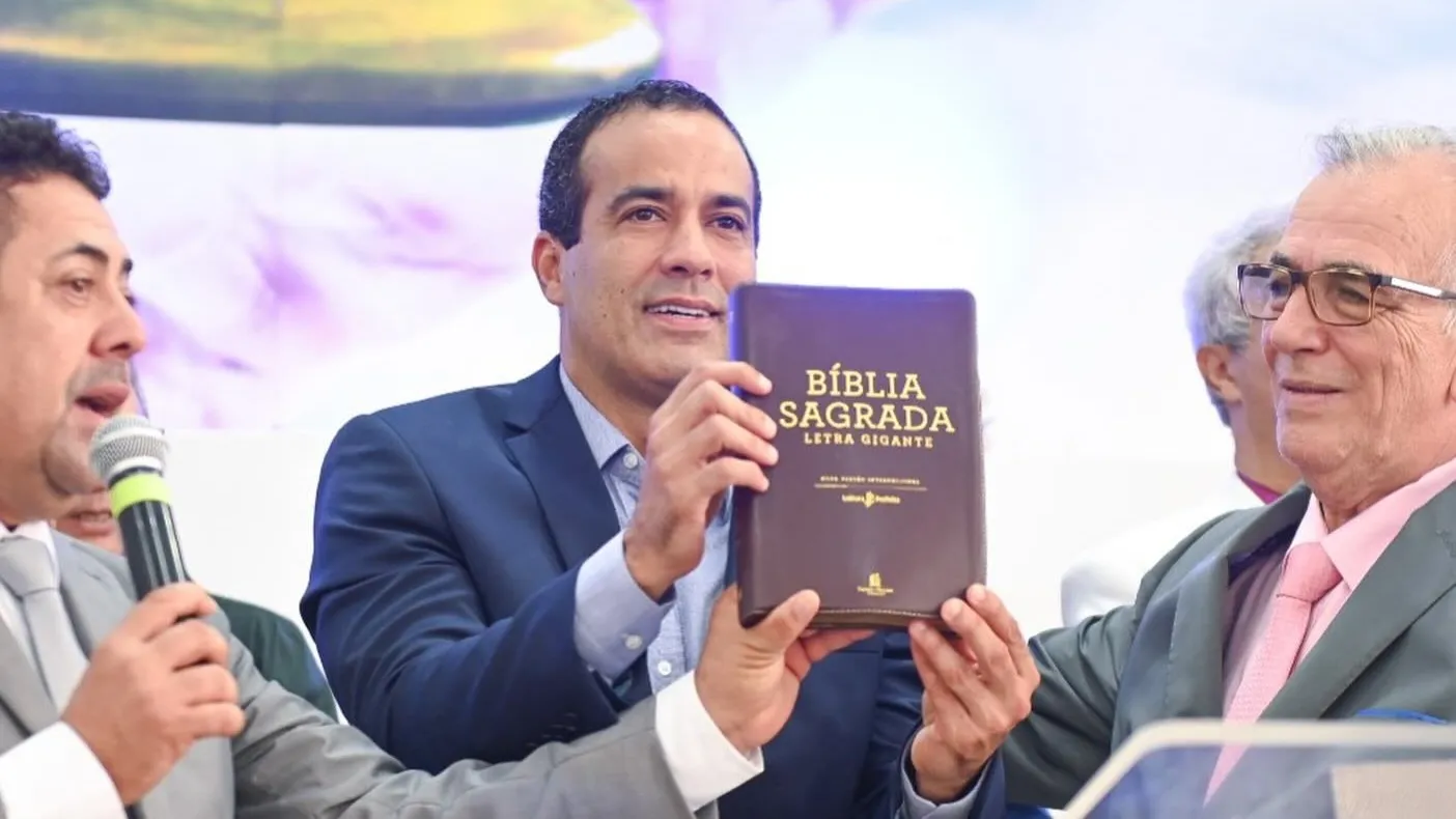 Bruno Reis inclui leitura da Bíblia como atividade em escolas de Salvador
