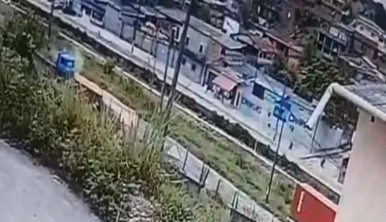 Vídeo mostra momento em que homem atropela e mata ex sob testemunha do filho em Simões Filho; assista
