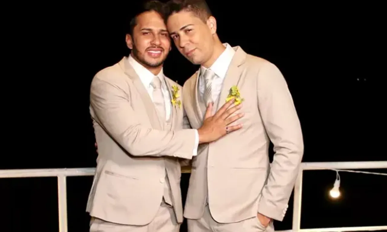 Casamento do humorista Carlinhos Maia com Lucas Guimar&atilde;es aconteceu em 21 de maio de 2019. Foto: Redes Sociais 