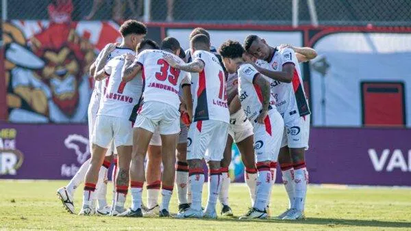 Vitória tem sexta melhor campanha do returno e desempenho pode livrar do rebaixamento