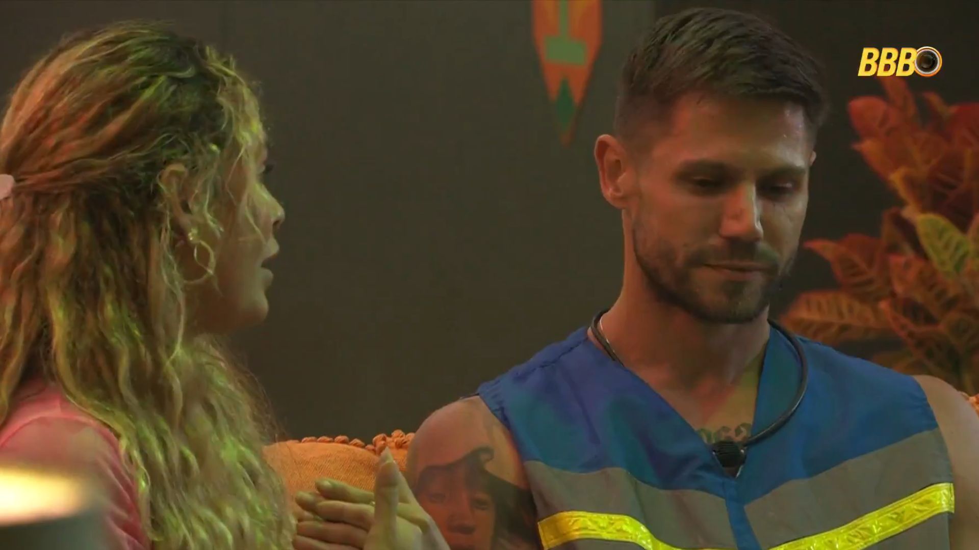 Sarah e Jonas conversaram sobre quest&atilde;o que incomodou o brother | Reprodu&ccedil;&atilde;o / Globoplay / X (@bbb)