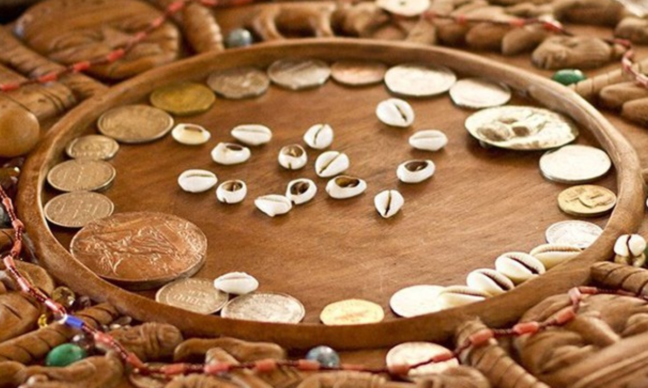 Consulta de B&uacute;zios &eacute; um rito divinat&oacute;rio sagrado das religi&otilde;es de matriz africana. Foto: Divulga&ccedil;&atilde;o