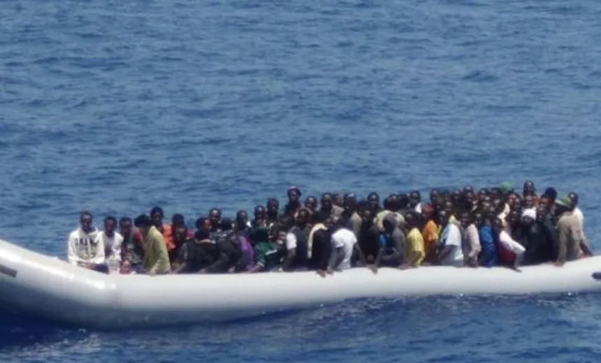 Mais de 100 migrantes desaparecem após naufrágio na Líbia