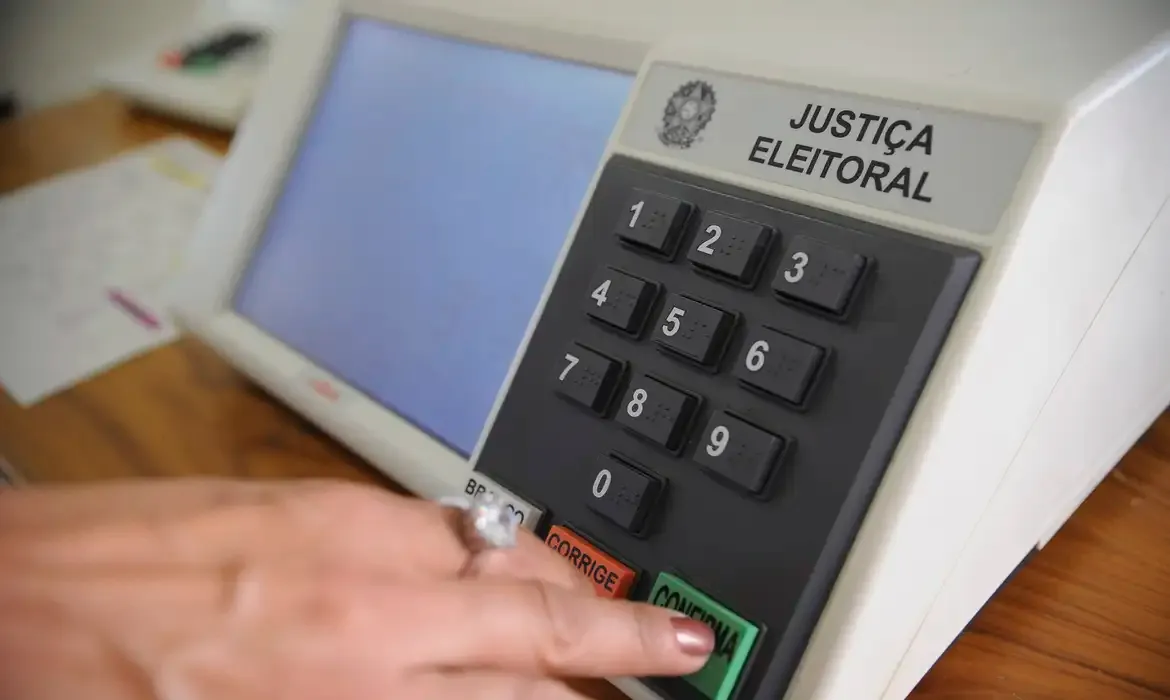 Eleitor que faltou &agrave;s urnas tem prazo para justificar aus&ecirc;ncia