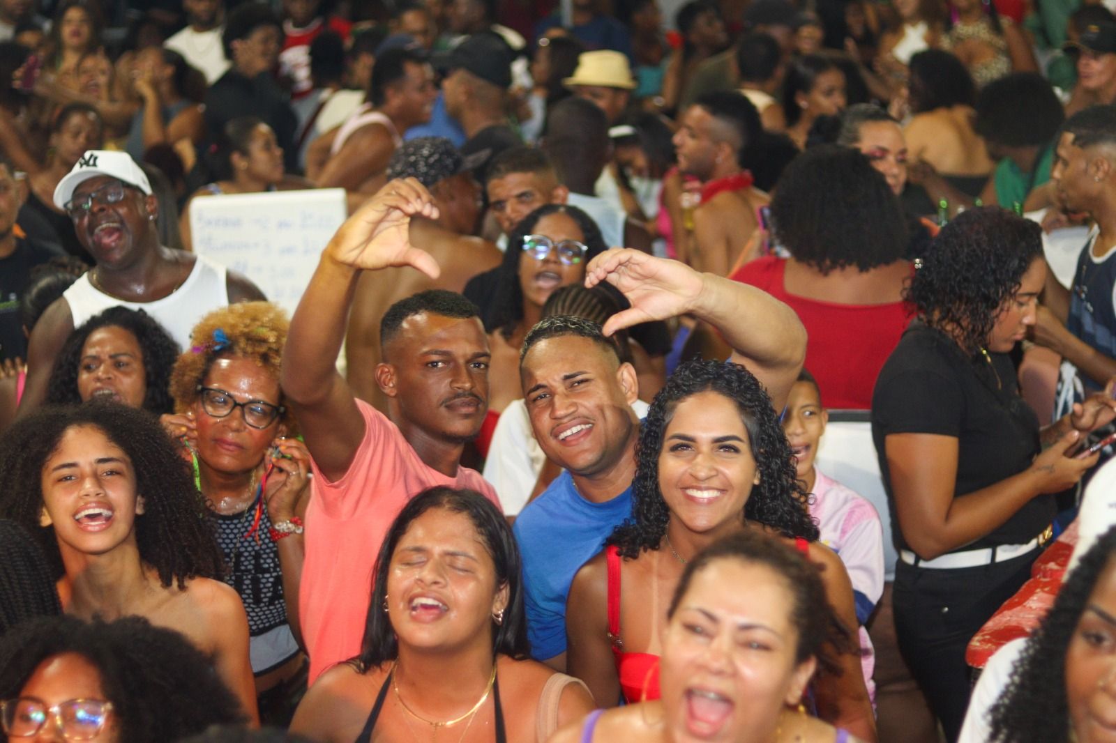 Carnaval Em Paripe Impulsiona Renda E Fortalece O Com&eacute;rcio Local