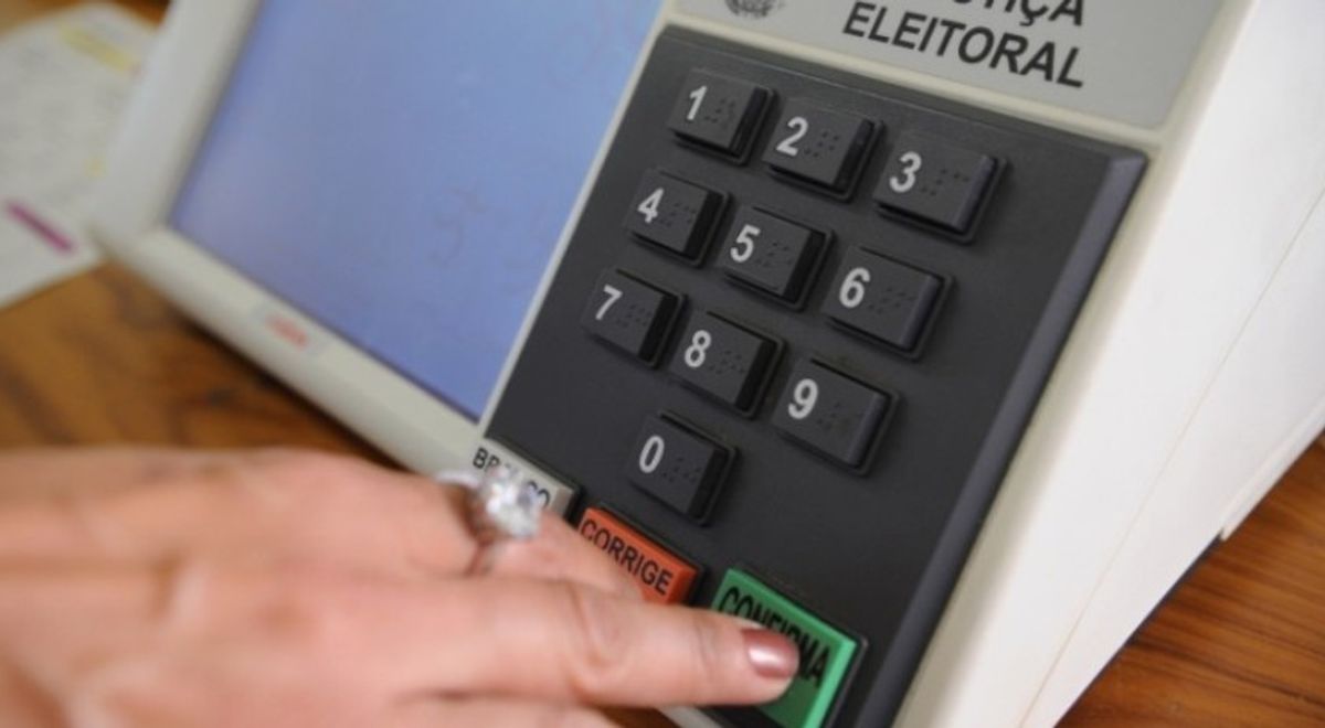 Nova meta fiscal garante urnas eletr&ocirc;nicas nas elei&ccedil;&otilde;es de 2016