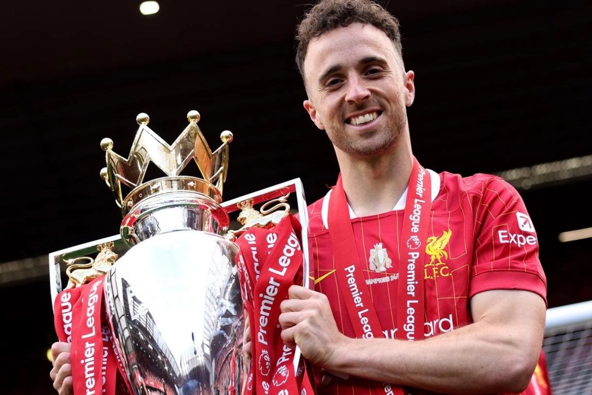 A família de Diogo Jota recebeu aproximadamente R$ 100 milhões, valor referente ao restante do contrato do atleta com o Liverpool. Foto: Divulgação/Liverpool