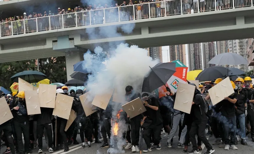 Manifestantes convocam nesta segunda-feira greve geral em Hong Kong