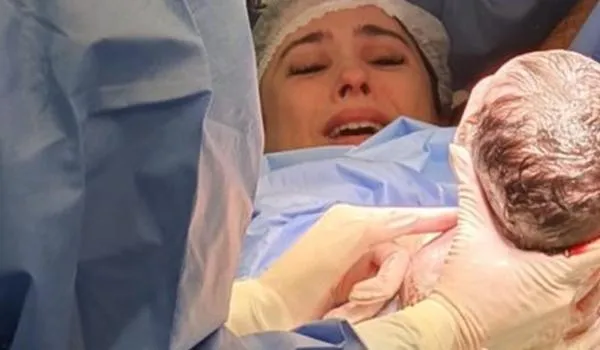Tatá Werneck comemora primeiro mês de vida da filha; "te amo minha deusinha"