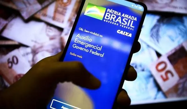  44% dos lares brasileiros receberam o "Coronavoucher" em julho; valor médio do auxílio foi de R$ 896 