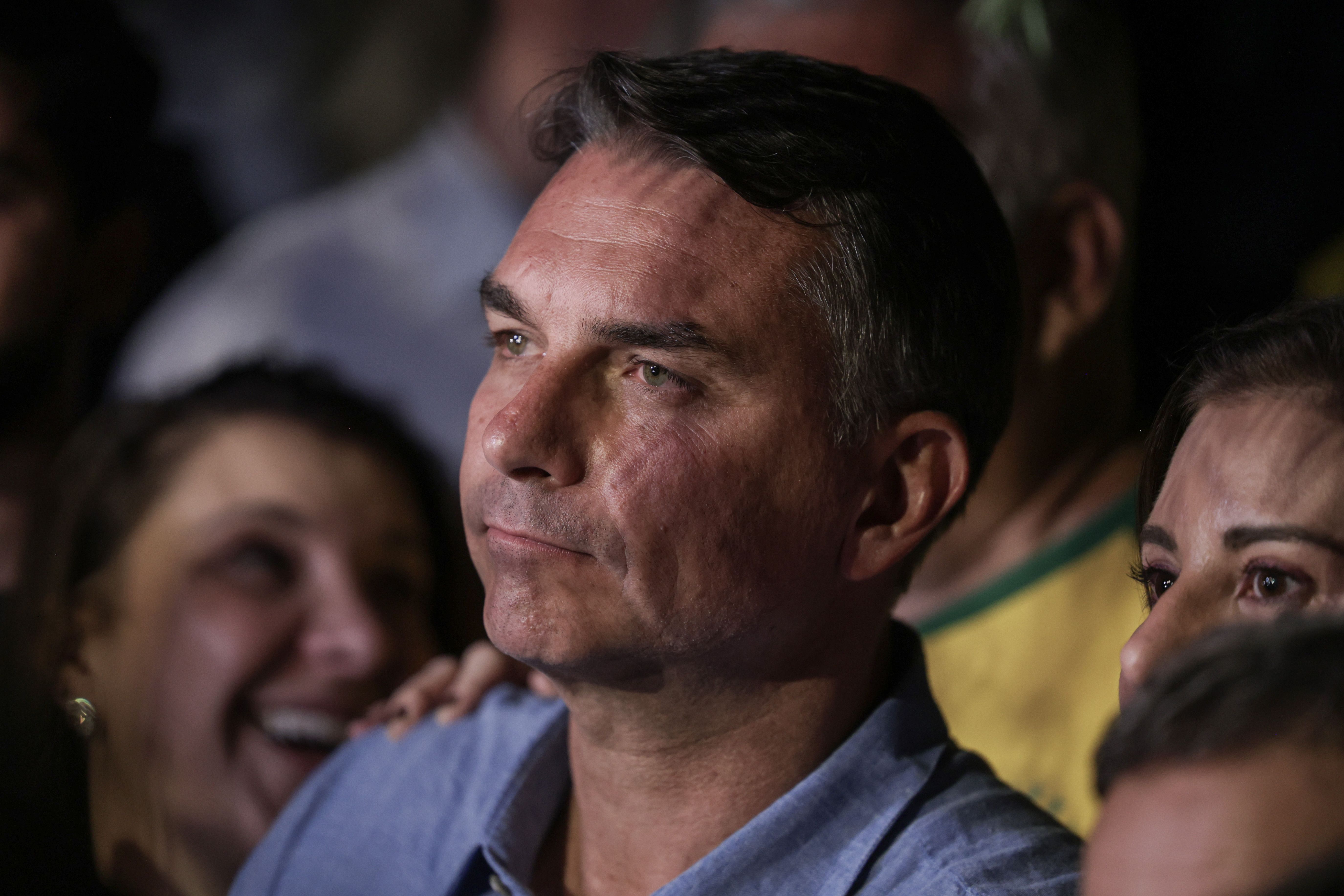 O cancelamento ocorre em meio a suspeitas de que Fl&aacute;vio teria cruzado a fronteira com a Argentina para ir aos EUA