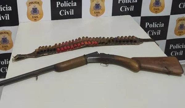 Pai e filho são presos em ação da polícia no município de Juazeiro; um é suspeito de cometer homicídio