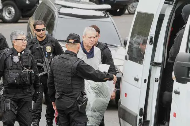Dirceu é transferido para presídio na região de Curitiba