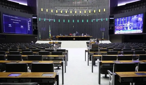 Câmara regulamenta MP que aumenta o salário mínimo ainda em 2020; veja novo valor