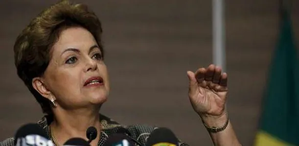 Presidenta Dilma diz à TV russa que cumprirá mandato até o fim