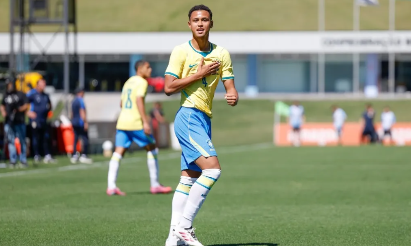 Sandro Silva, zagueiro do Vit&oacute;ria foi convocado para a Sele&ccedil;&atilde;o Brasileira.| Foto: Rafael Ribeiro | CBF