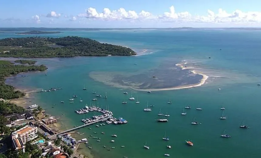 Quatro pessoas são resgatadas após lancha ficar à deriva na Ilha de Itaparica 