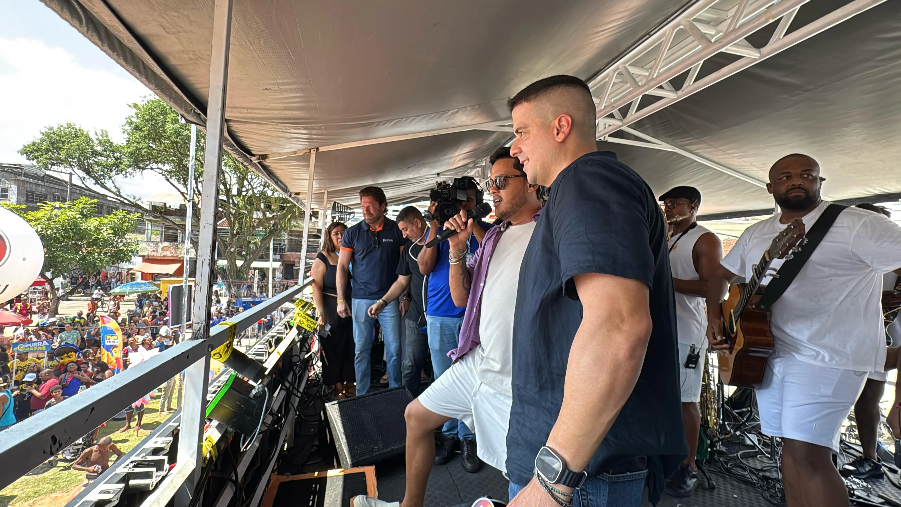 Thiago Aquino celebra aniversário do 'Alô Juca': 'Felicidade imensa'