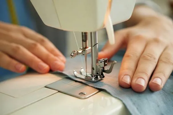 Curso gratuito de costura industrial no bairro do Uruguai está com inscrições abertas