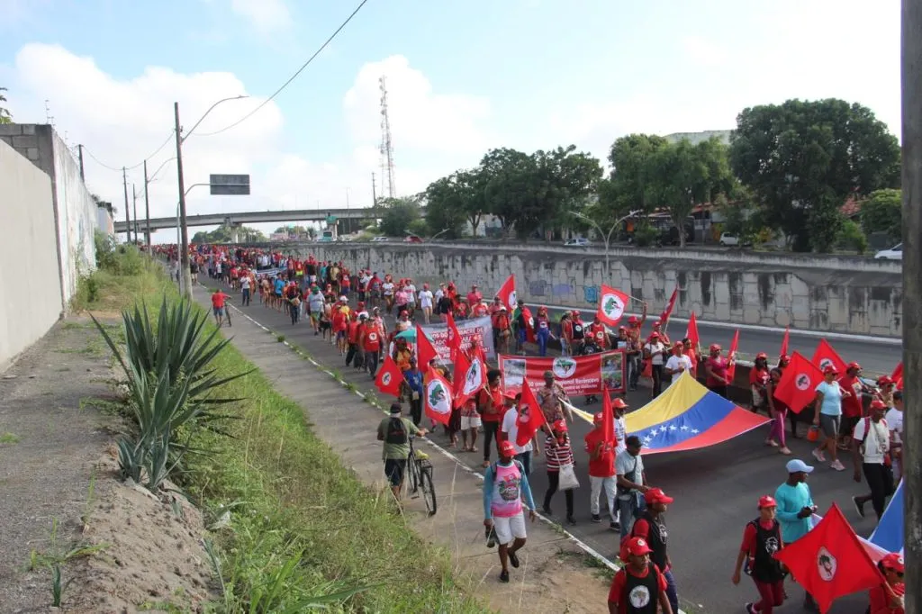 Marcha do MST chega à região de Simões Filho e segue em direção a Salvador