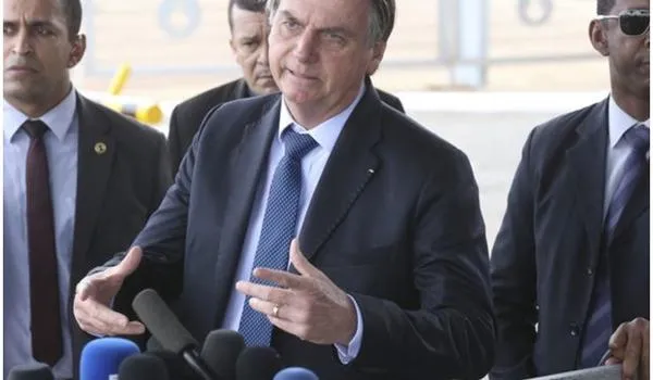 Bolsonaro minimiza saída de ministros do Governo; "nenhum saiu por corrupção. No passado, nada falavam"