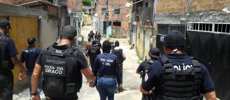 Líder do tráfico morre em confronto durante operação policial em Tancredo Neves