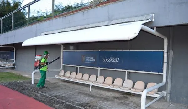 Estádio de Pituaçu passa por desinfecção para partida entre Bahia e Náutico pela Copa do Nordeste