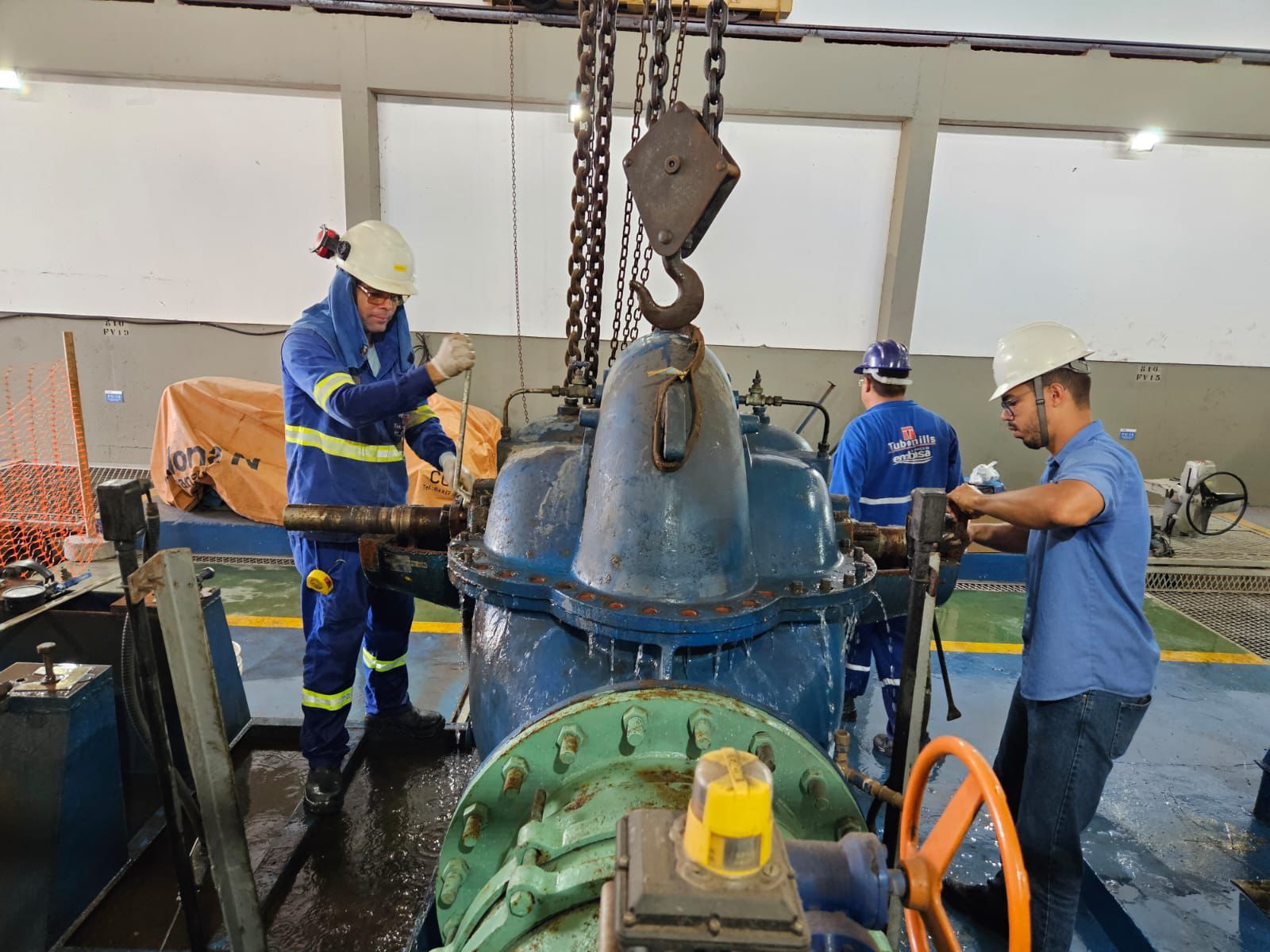 A manutenção, feita pela Embasa, vai impactar o fornecimento das cidades na segunda-feira. Foto: Divulgação/Embasa