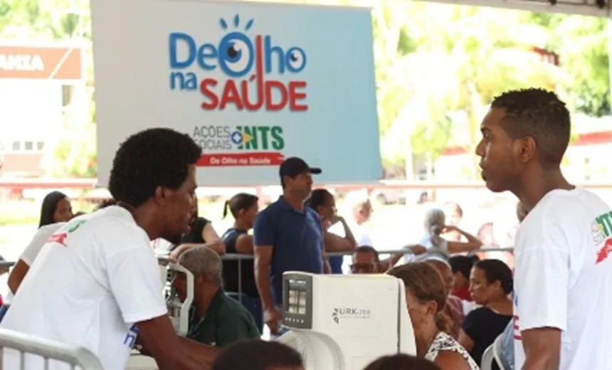 Programa oferece exames oftalmológicos gratuitos em bairro de Salvador