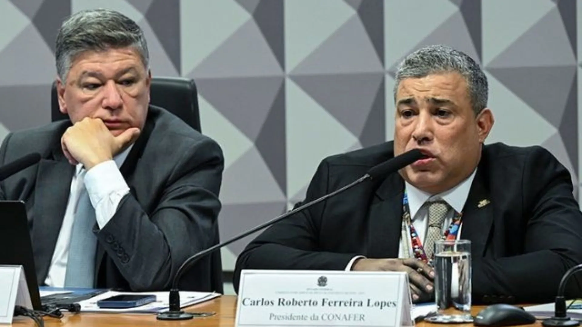 Presidente da Conafer é preso por falso testemunho durante CPMI do INSS