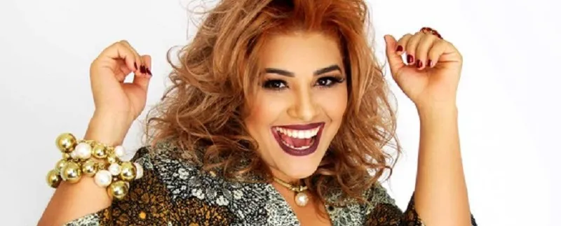 ACÚSTICO: Aila Menezes faz show na Varanda Sesi, no Rio Vermelho