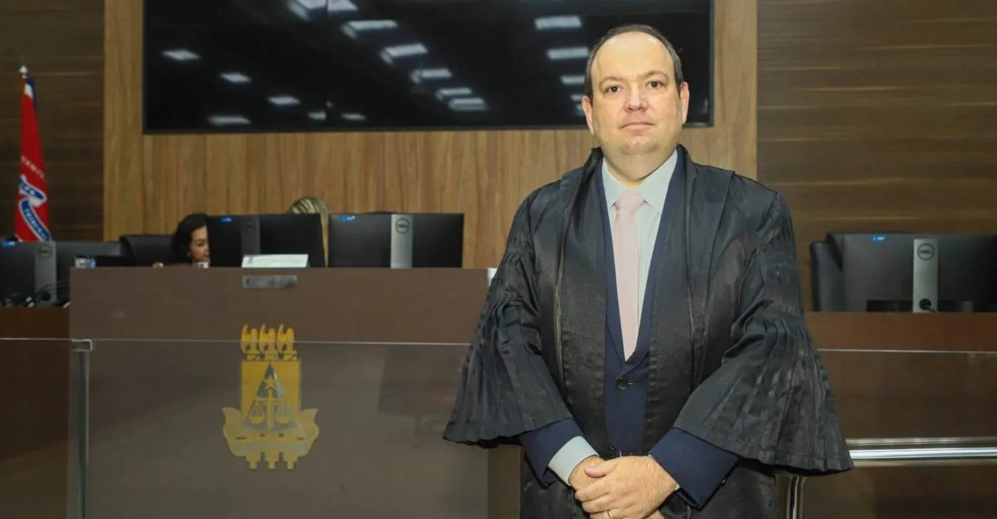 Desembargador Maurício Kertzman assume como membro efetivo do TRE-BA