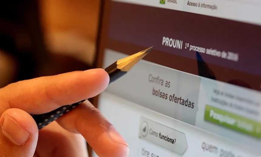 Canditados na lista de espera do ProUni devem comprovar informações. saiba mais