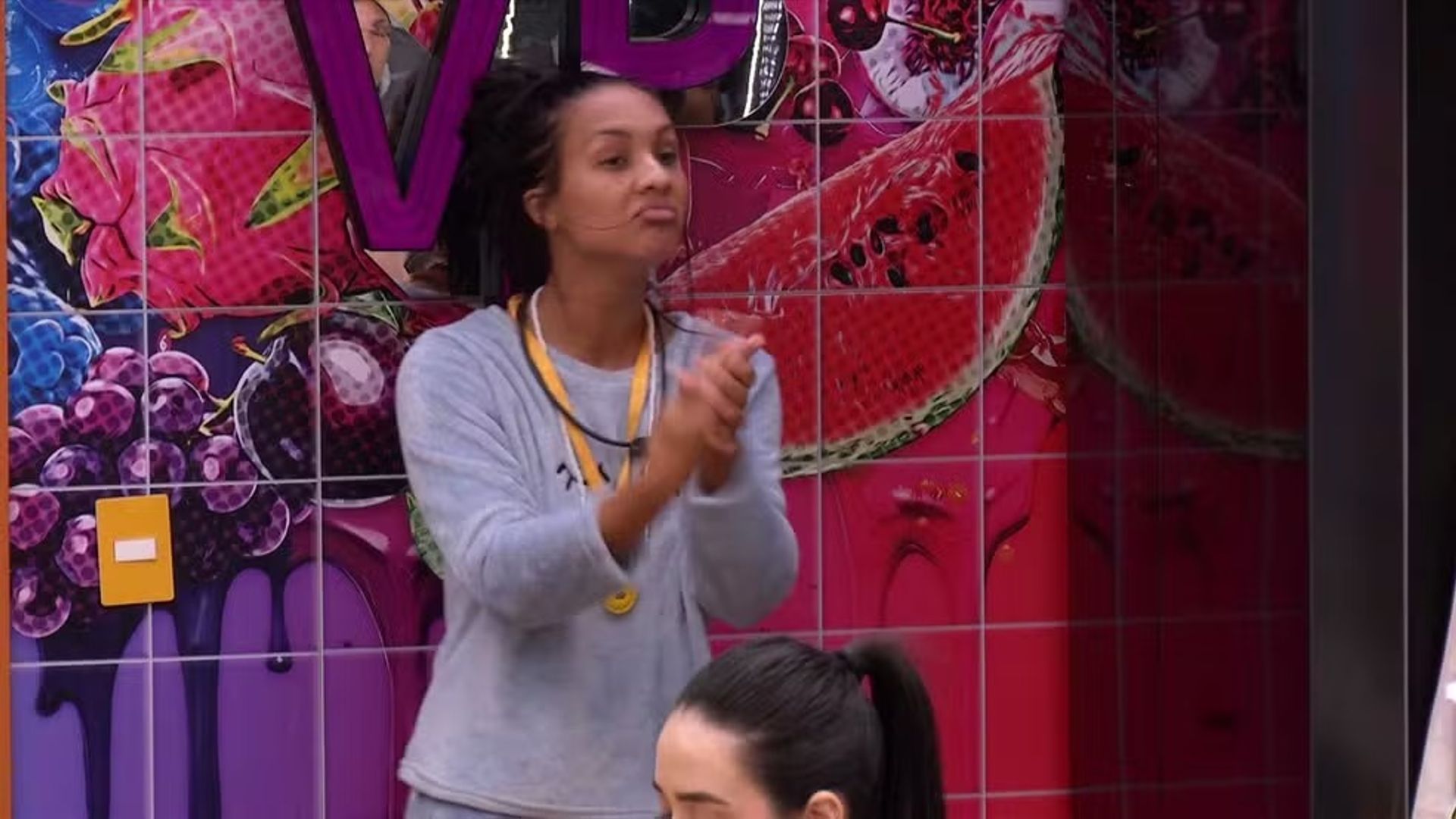 Ap&oacute;s discussao com Ana Paula, Maxiane decide vetar sister da festa do l&iacute;der