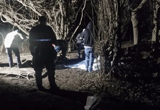 Polícia Encontra Corpos De Vítimas De Pai De Santo