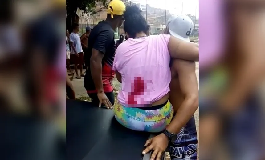 Jovem é baleada durante suposta ação policial e moradores manifestam na Sussuarana 