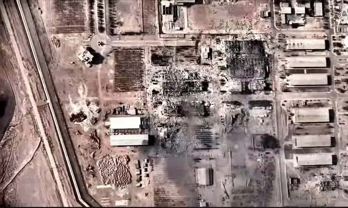 Israel ataca prisão, seis aeroportos e instalação nuclear no Irã