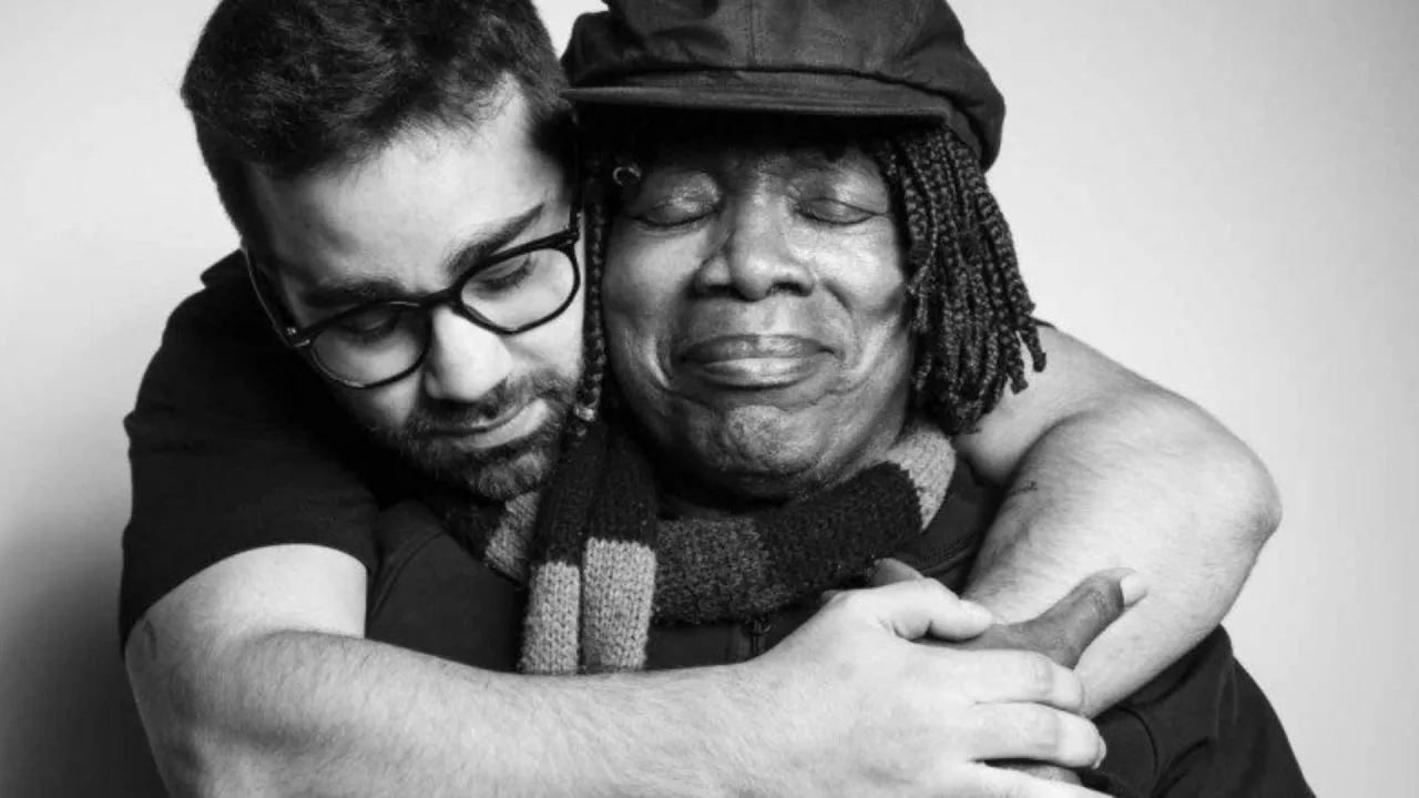 Imagem de Milton Nascimento e seu filho 