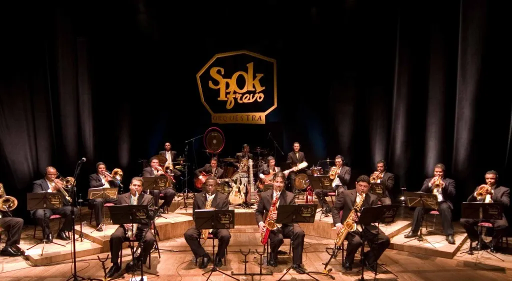 Spok Frevo Orquestra faz show em Salvador neste sábado