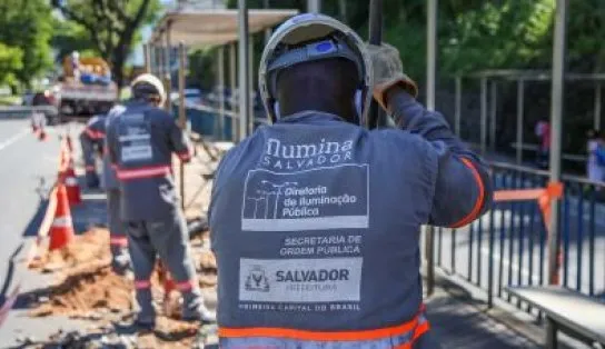 Vandalismo a luminárias causa prejuízo de quase R$ 1 milhão em nove meses