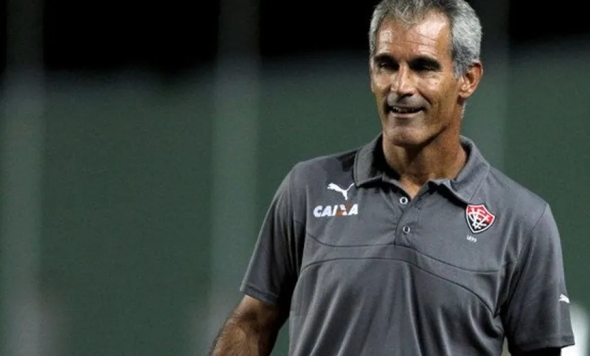 Confirmado: Carlos Amadeu é o novo técnico do Vitória