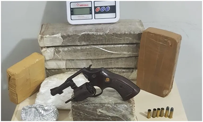 Após confronto com a PM, suspeita é presa, um homem morre e outros dois conseguem fugir
