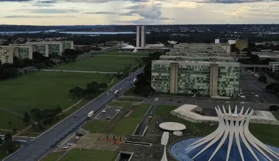 Servidores federais vão às ruas nesta terça-feira em busca de reajustes; trabalhadores são de mais de 40 categorias