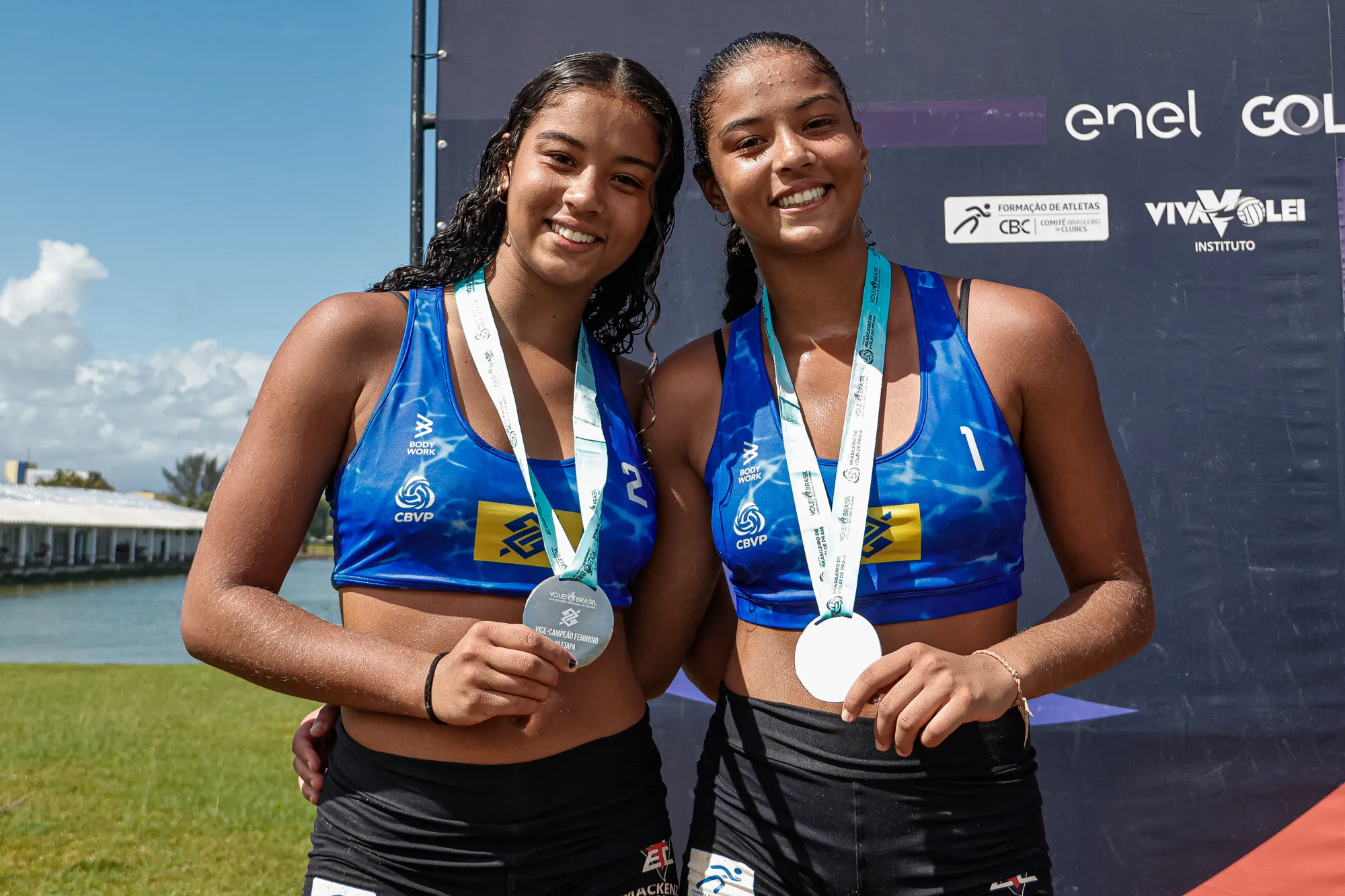 Gêmeas baianas, Maria Antônia Aguiar e Maria Fernanda Aguiar treinam no Centro de Saquarema.