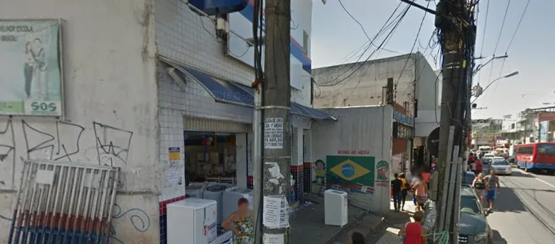 Dupla assalta loja na Liberdade; Quatro homens roubam restaurante em Patamares