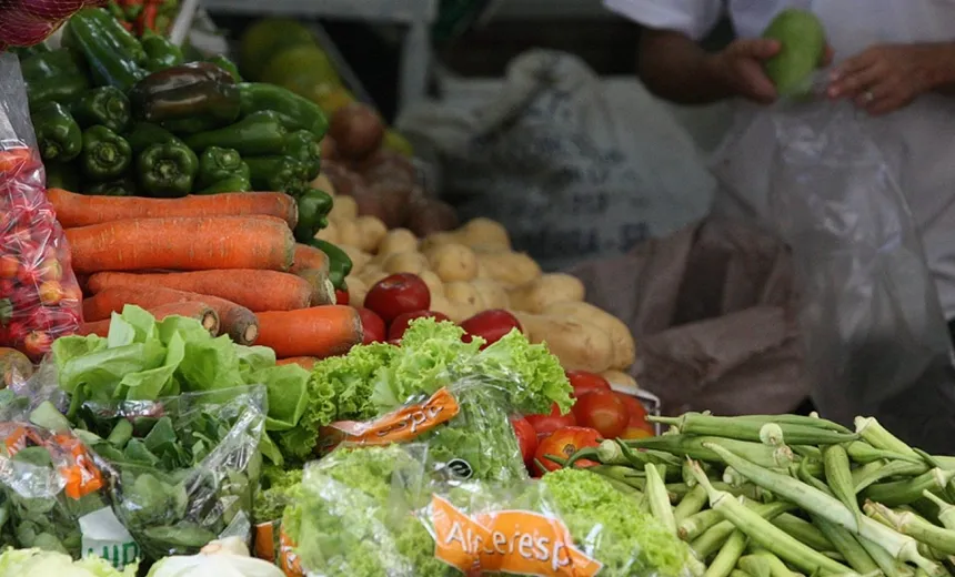 Preço do quiabo aumenta 30% de março a setembro nas feiras de Salvador
